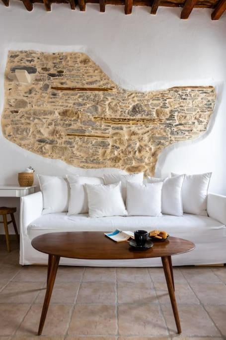 Venghera Naousa Apartment In The Heart Of Naousa Bagian luar foto